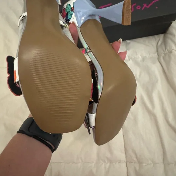 NIB Betsey Johnson Colorful Butterfly Strappy Heels - Picture 4 of 6